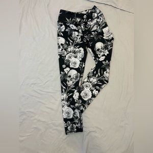 Skull workout leggings!